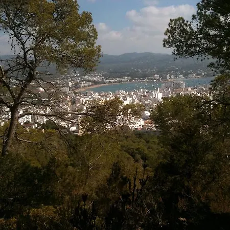 迪娜马卡旅馆 2*